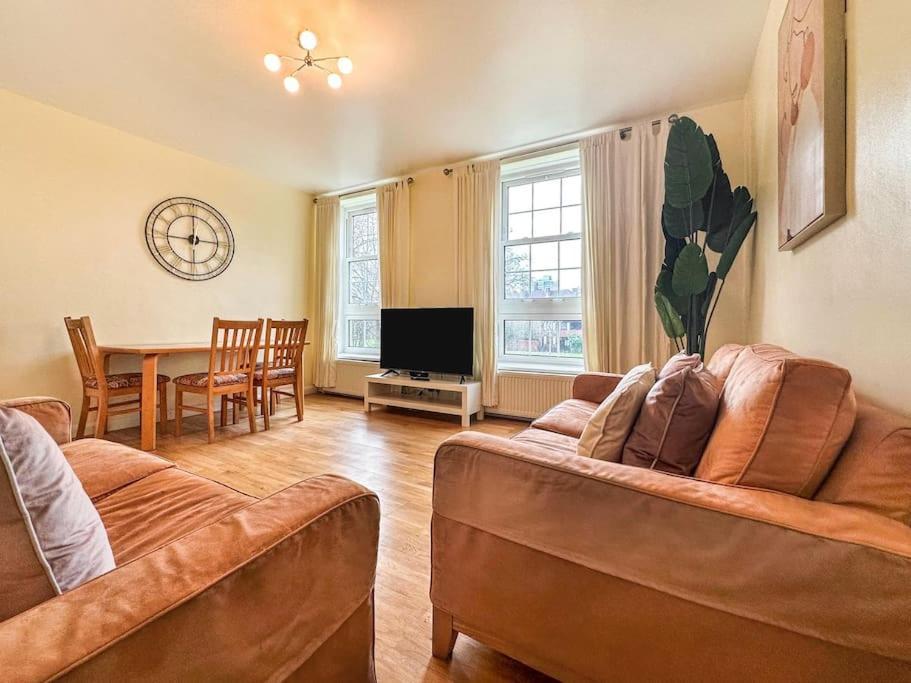 Spacious 4 Bed Flat Near London 02 Arena Greenwich Dış mekan fotoğraf